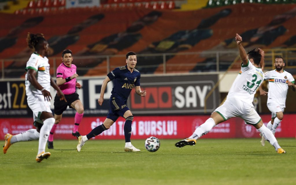 FENERBAHÇE ŞAMPİYONLUĞU ZORA SOKTU