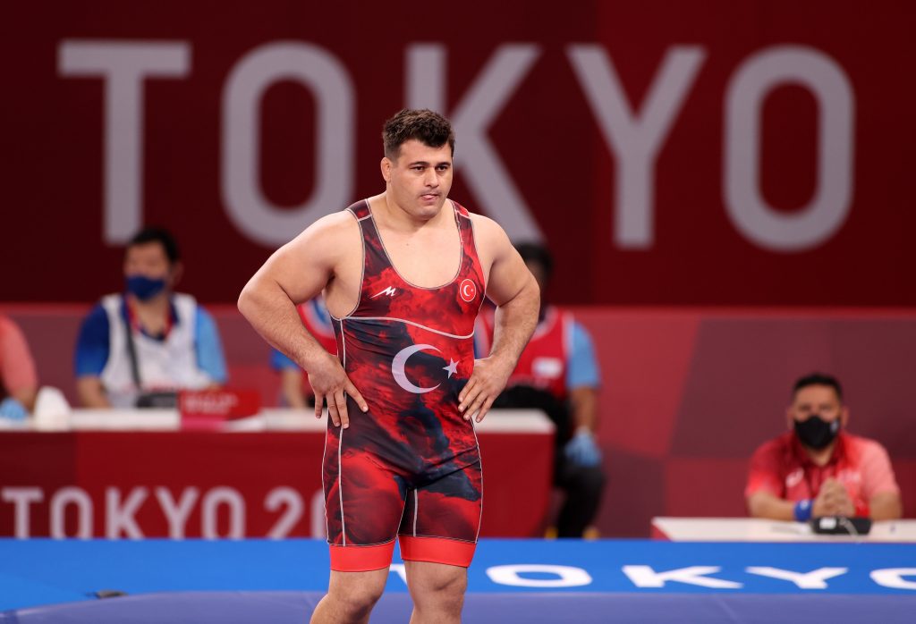 RIZA KAYAALP BRONZ MADALYA İÇİN GÜREŞECEK