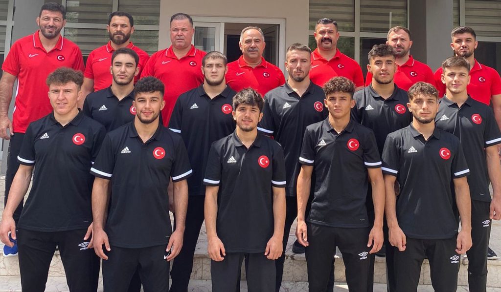 GENÇ GÜREŞÇİLERİMİZ DÜNYA ŞAMPİYONASINDA MİNDERE ÇIKACAK