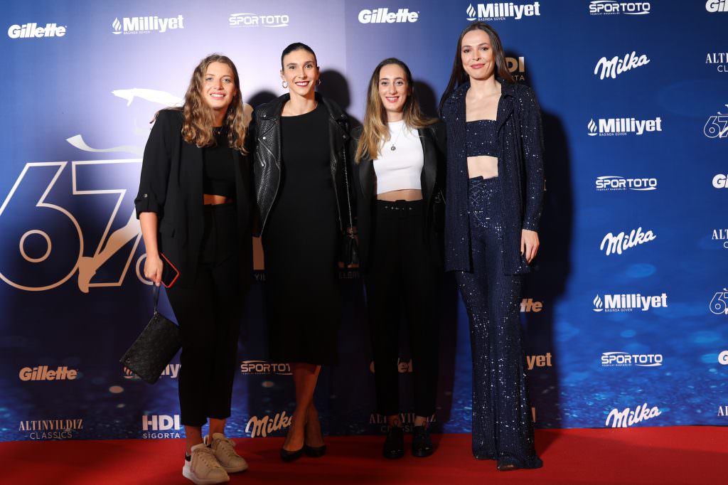 MİLLİYET’İN GECESİNDE YILDIZLAR GEÇİDİ