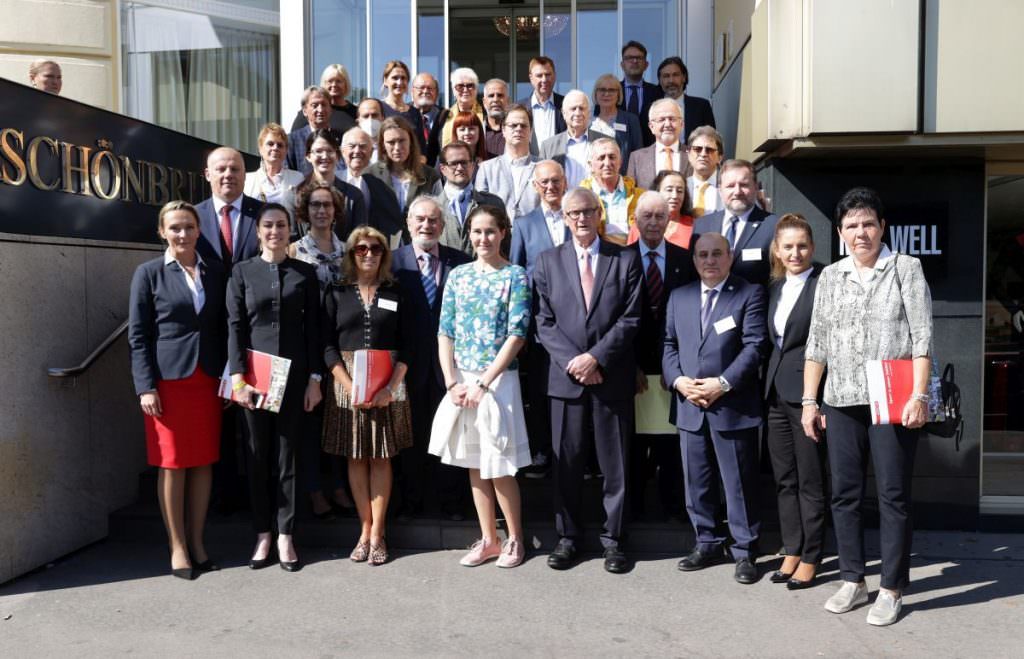 TÜRKLERİN EFPM’DEKİ BAŞARISI