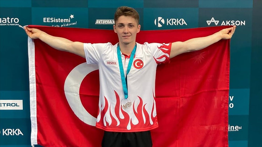 SERCAN DEMİR’DEN ALTIN MADALYA