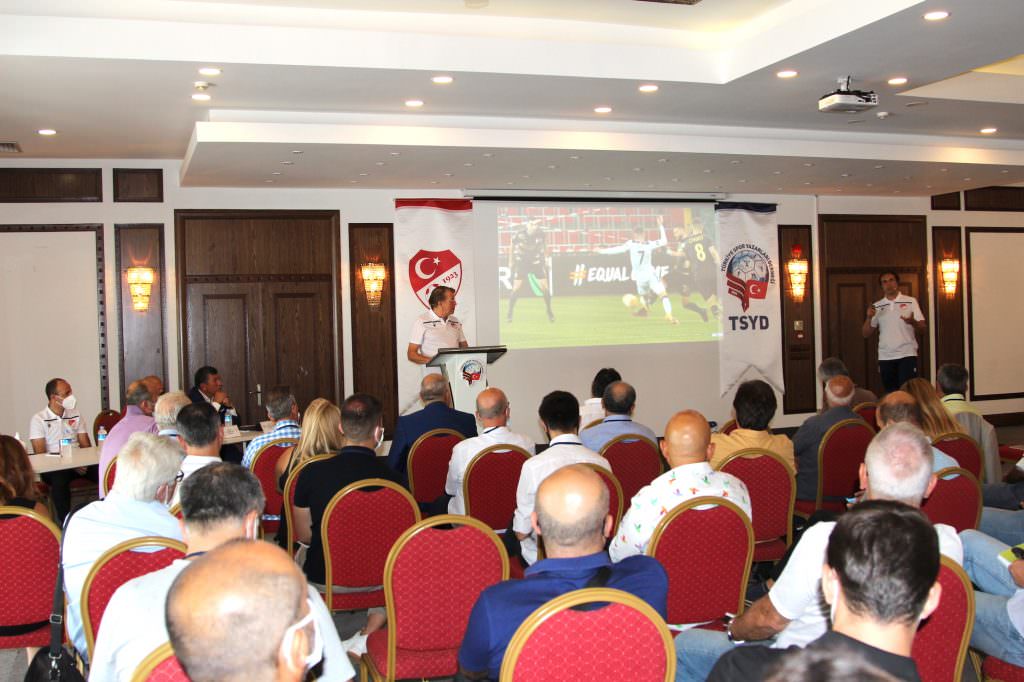FUTBOLUN KURALLARI TSYD’DE ANLATILDI