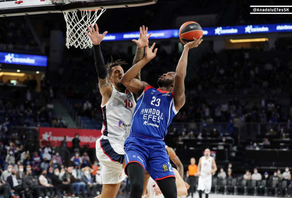ANADOLU EFES 96-100 CSKA
