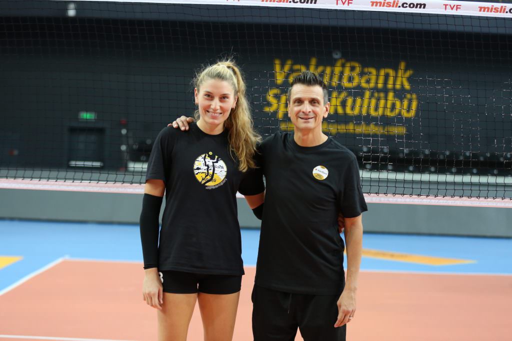 VAKIFBANK VE ECZACIBAŞI DYNAVİT, SPOR TOTO ŞAMPİYONLAR KUPASI’NDA KARŞI KARŞIYA