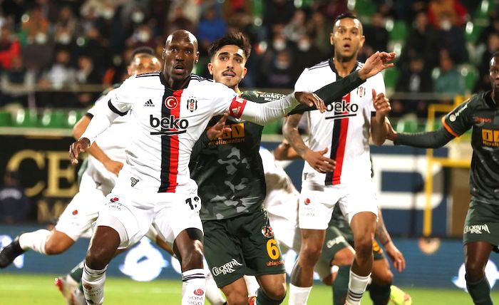 BEŞİKTAŞ’TA DÜŞÜŞ SÜRÜYOR!