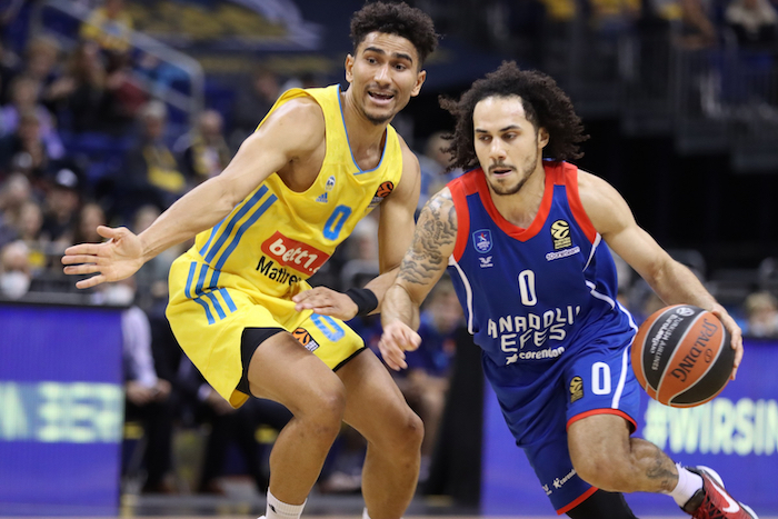 ANADOLU EFES KENDİNE GELDİ!