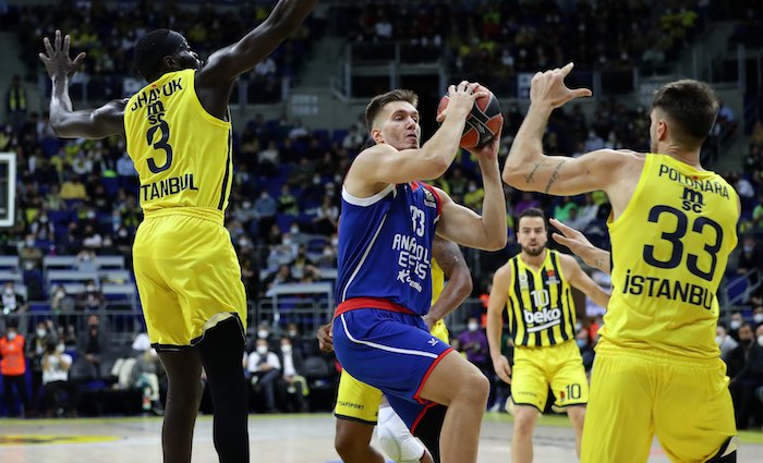İSTANBUL DERBİSİ ANADOLU EFES’İN