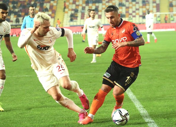 GALATASARAY’IN AKLI AVRUPA’DA KALDI
