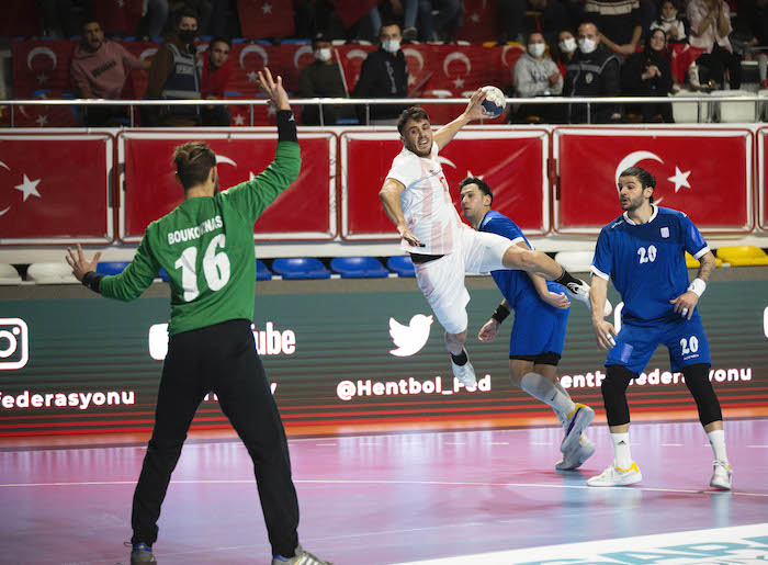 A MİLLİ HENTBOL TAKIMI PLAY-OFF ŞANSINI KAYBETTİ