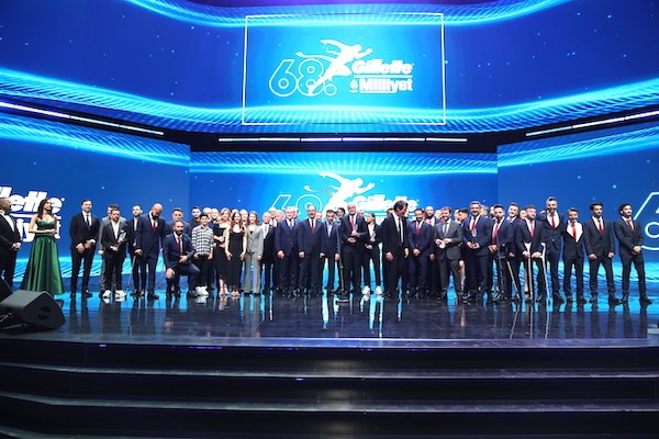 YILIN SPORCULARI ÖDÜLLERİNİ ALDI