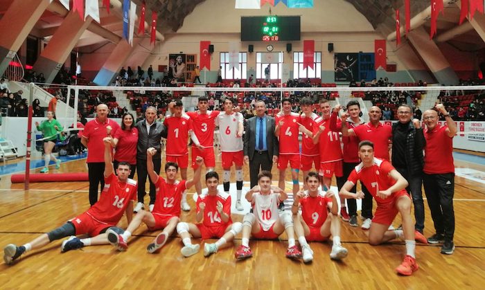 VOLEYBOLDA TVF SPOR LİSESİ VE İSTANBUL ACIBADEM DOĞA KOLEJİ TÜRKİYE ŞAMPİYONU