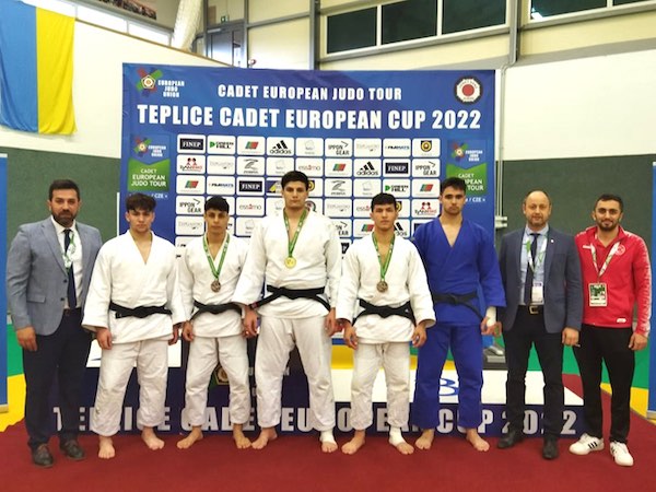 JUDODA ÜMİTLER’DEN 1 ALTIN 2 BRONZ MADALYA