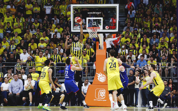 FENERBAHÇE ADIM ADIM ŞAMPİYONLUĞA!