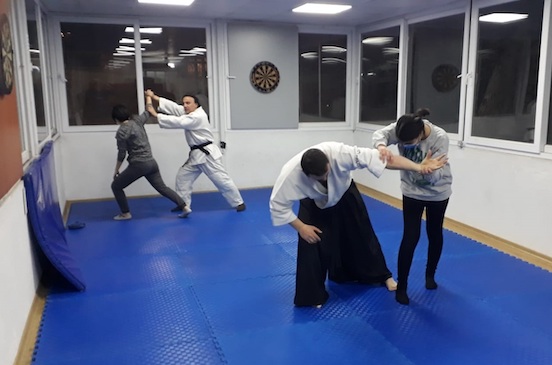<strong>Bostanlıspor’da genç kızlara aikido savunması</strong>