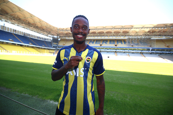 LİNCOLN HENRİQUE İMZAYI ATTI