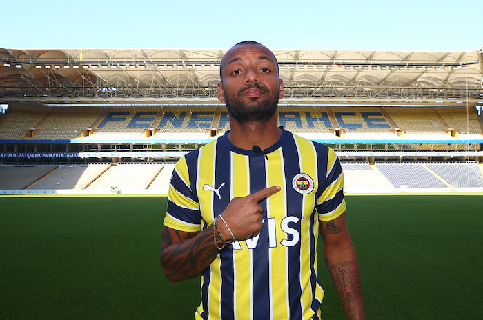 JOAO PEDRO İMZAYI ATTI