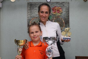 “BİSİKLETLİ ANNE” ŞAMPİYONLUKLARA ABONE