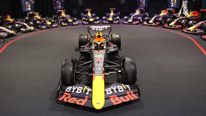 Ben Zhou,<strong> Oracle Red Bull Racing’in, Markalar Şampiyonluğu’nu kutladı</strong><strong></strong>