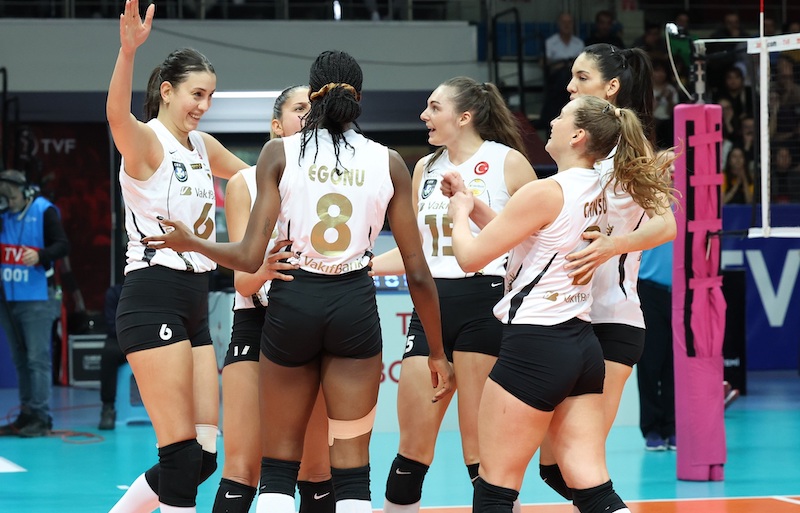 <strong>VakıfBank ligde üst üste 10. kez kazandı</strong><strong></strong>
