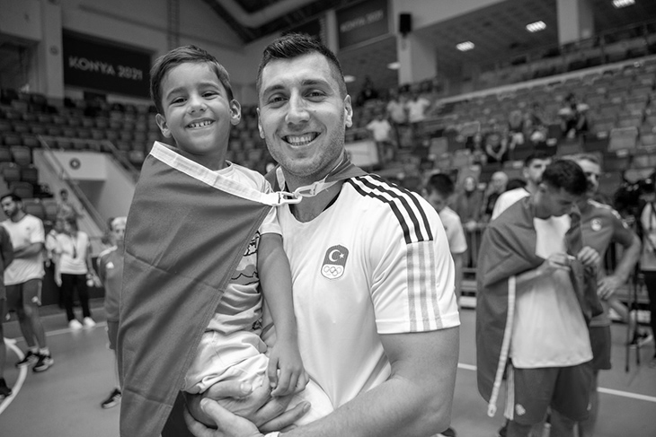 Hentbolda sezonun adı “Cemal Kütahya Sezonu” oldu