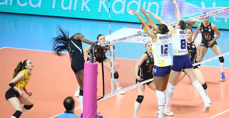 FENERBAHÇE OPET GALİBİYETLE BAŞLADI