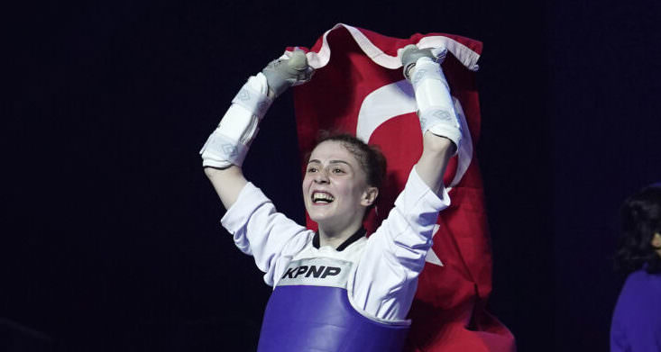 MERVE DİNÇEL DÜNYA ŞAMPİYONU