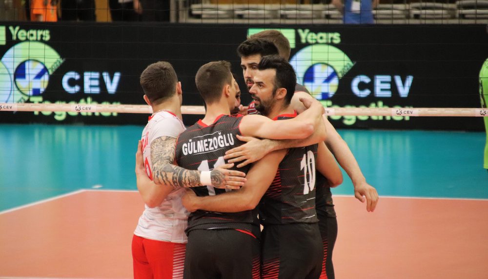 FİLENİN EFELERİ İKİDE İKİ YAPTI