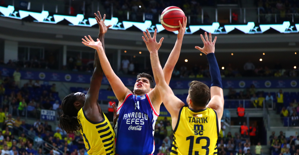 ANADOLU EFES SERİYİ EŞİTLEDİ