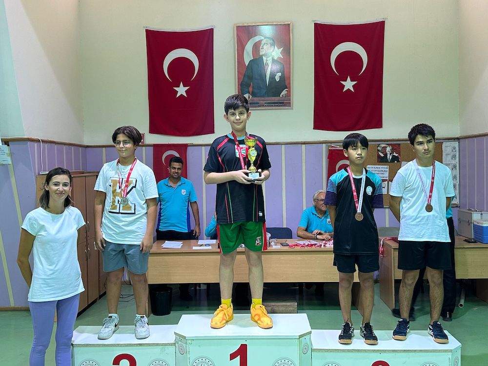 Bostanlıspor Masa Tenisi’ne 2 Birincilik, 1 Üçüncülük