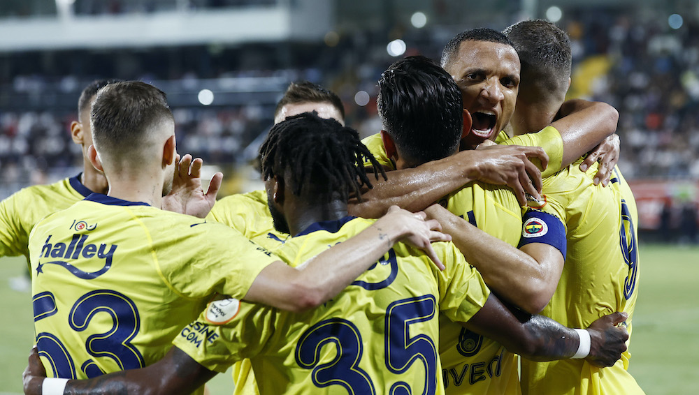 FENERBAHÇE TEK YUMRUK!