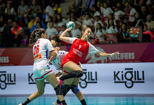 A Milli Kadın Hentbol Takımı Sırbistan’la Berabere
