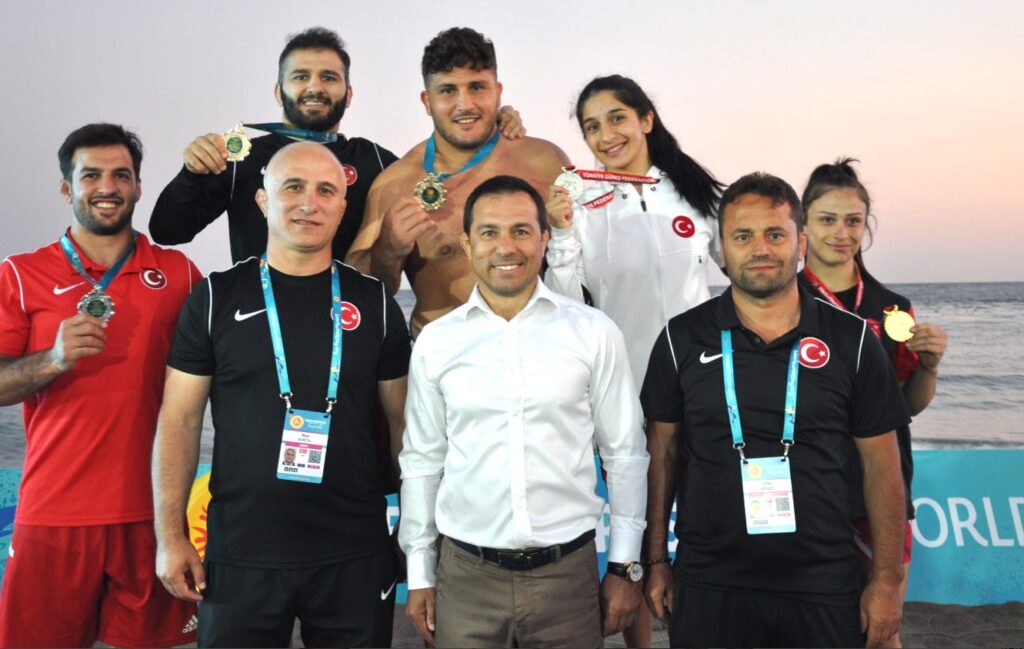 Dünya Plaj Güreşi Serisi’ni 6 Madalya İle Tamamladık