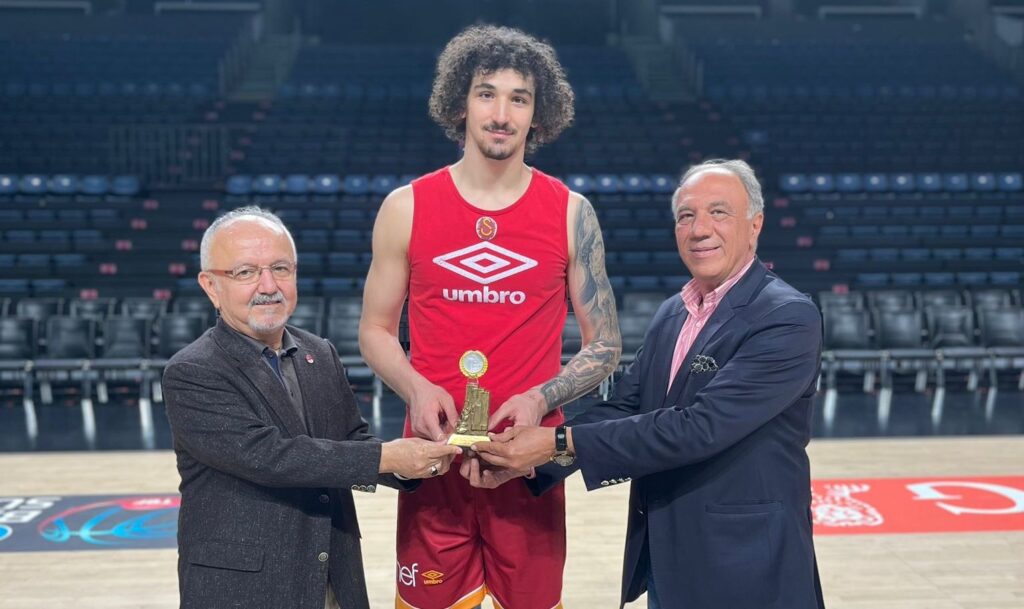 SADIK KABACA’YA ERKAN İÇSEL KUPASI