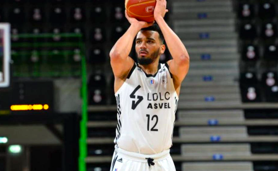 Amine Noua 1 Aylığına Fenerbahçe Beko’da!