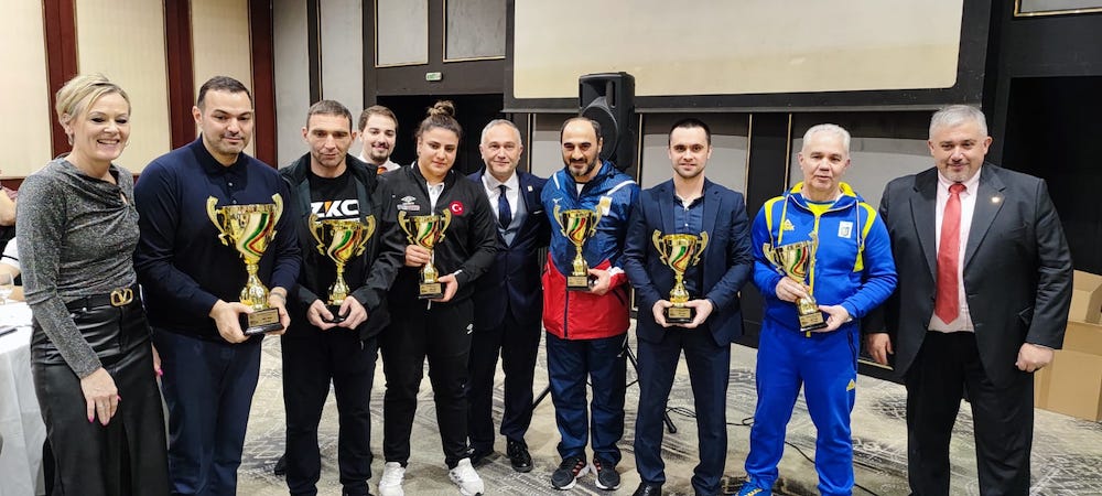 TÜRKİYE KADINLARDA AVRUPA İKİNCİSİ