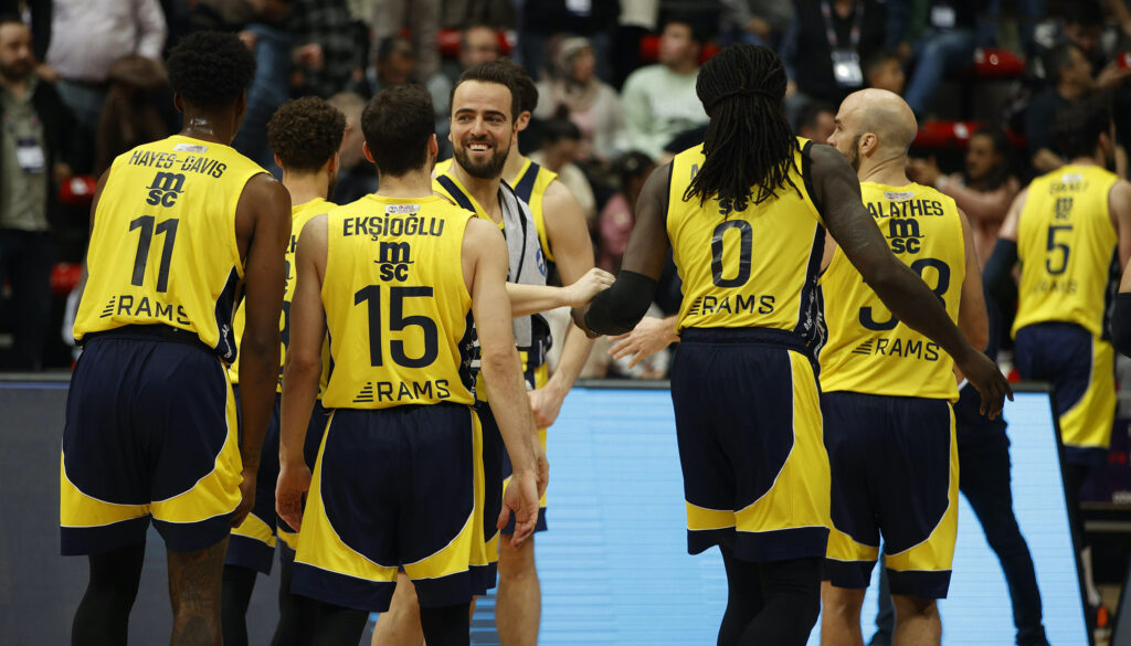 DERBİYİ KAZANDI, EFES’E RAKİP OLDU