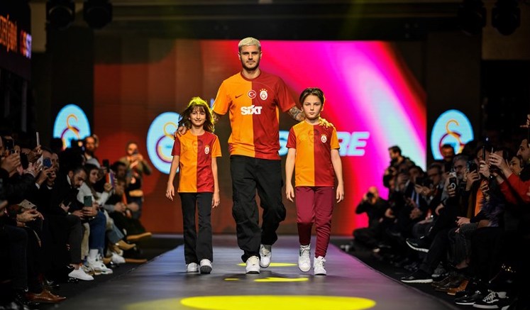 GALATASARAY’DAN FORMA GÖSTERİSİ!