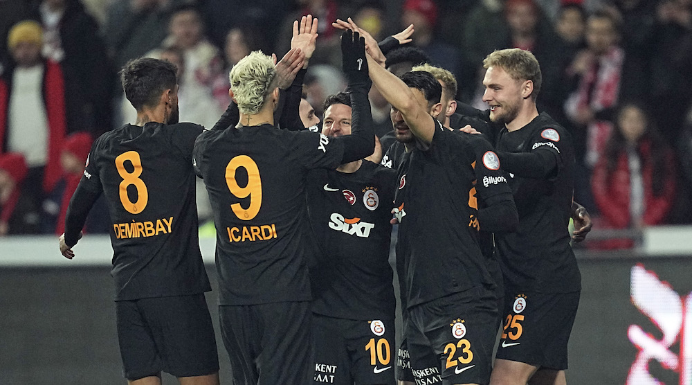 GALATASARAY ERKEN YOL ALDI: 2-0