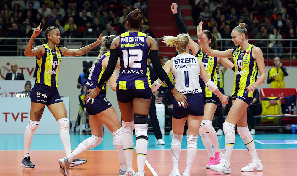 SULTANLAR DERBİSİ FENERBAHÇE’NİN