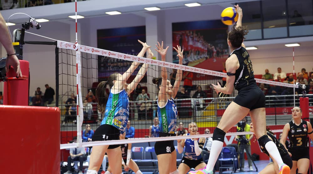 VAKIFBANK NİLÜFER BLD’Yİ ZOR GEÇTİ