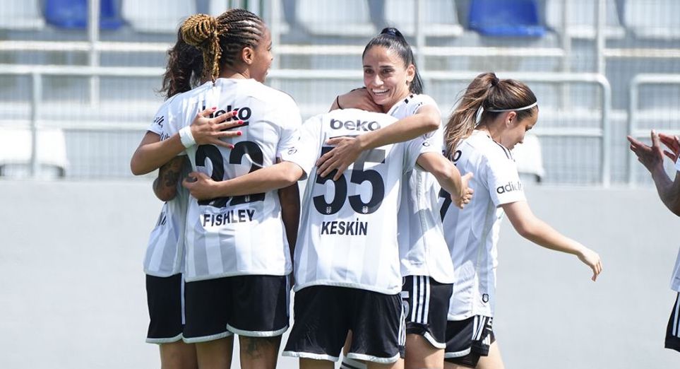 FUTBOLDA KADINLAR DERBİSİ BEŞİKTAŞ’IN