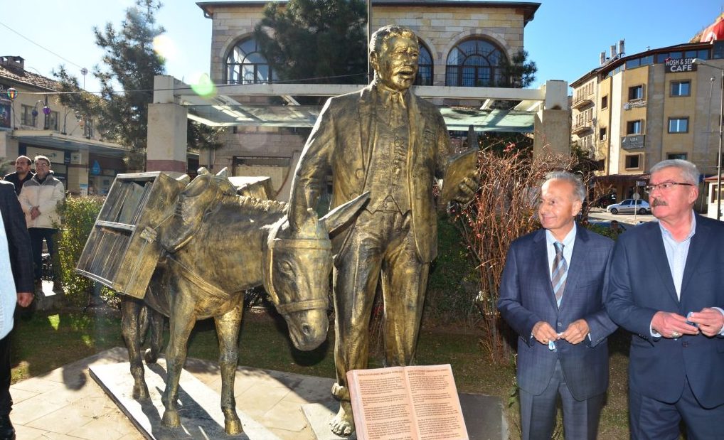 EŞEKLİ KÜTÜPHANECİ’YE VEFA