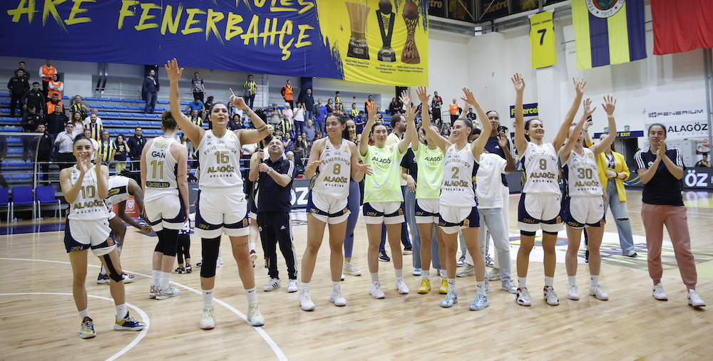 FENERBAHÇE ALAGÖZ HOLDİNG ÖNE GEÇTİ