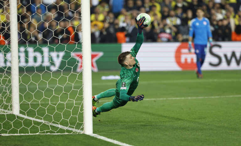 Livakovic Dinamo Zagreb’e Kiralandı