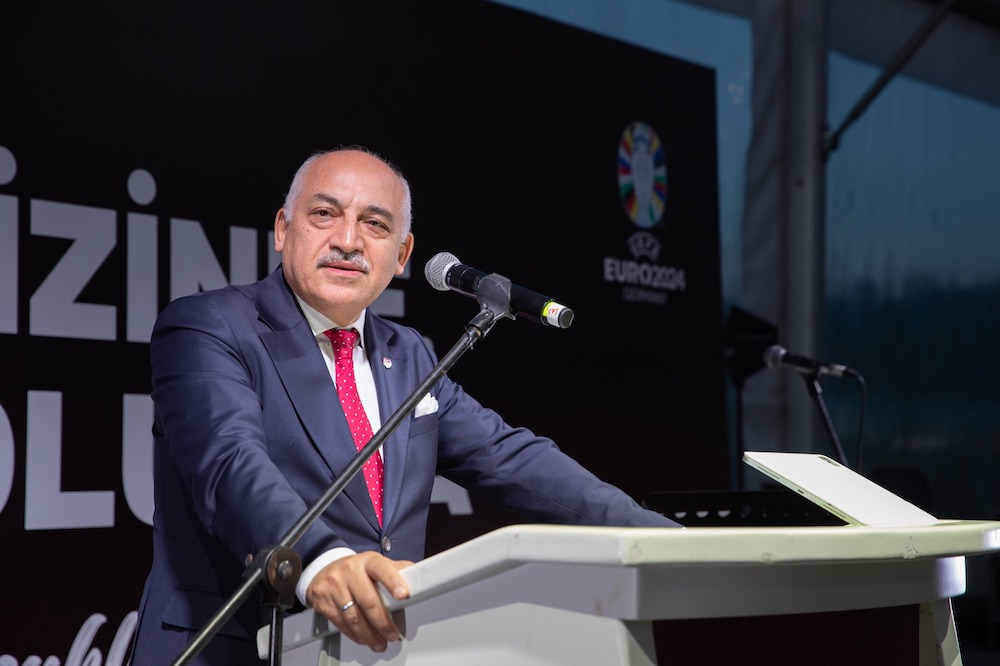 “EV SAHİBİ GİBİ SAHAYA ÇIKACAĞIZ”