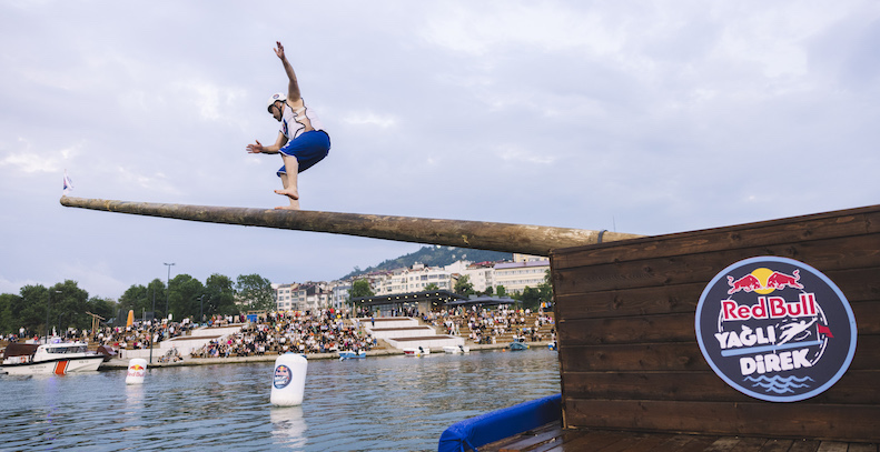 Red Bull Yağlı Direk İstanbul’da Düzenlenecek