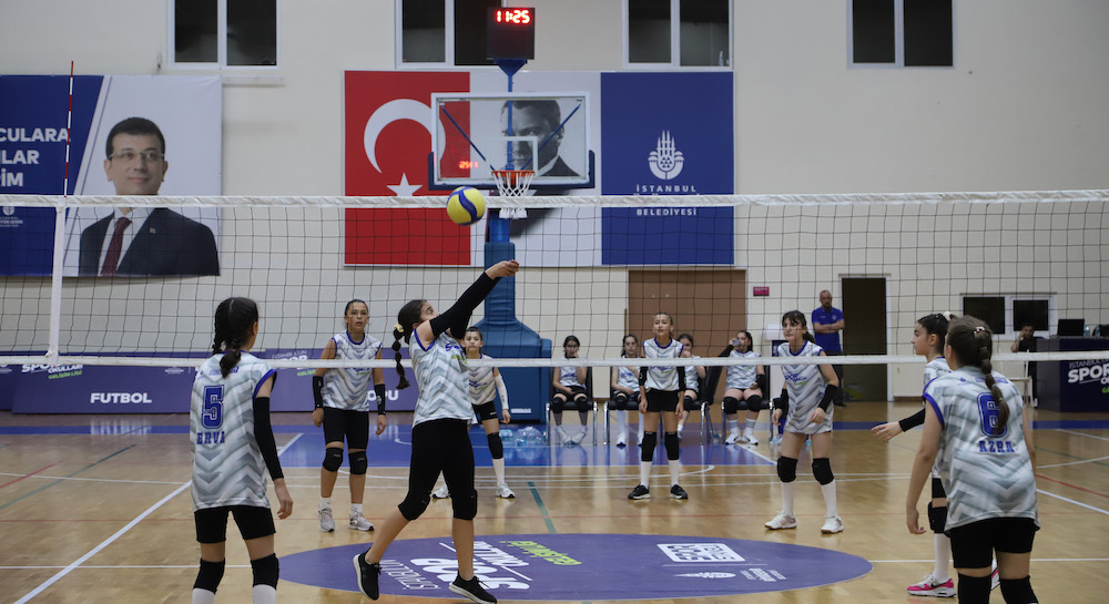 Spor İstanbul’dan Kulüplere 33 Sporcu Daha