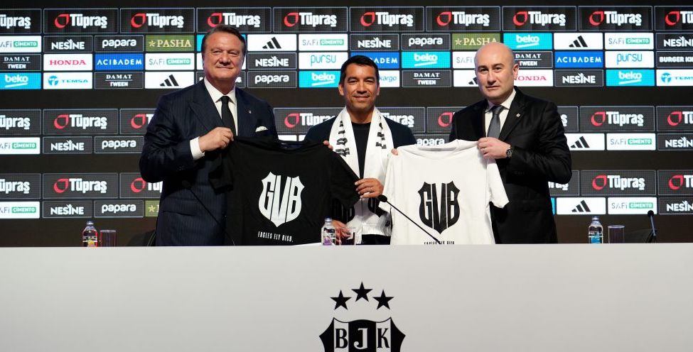 VAN BRONCKHORST’A İMZA TÖRENİ