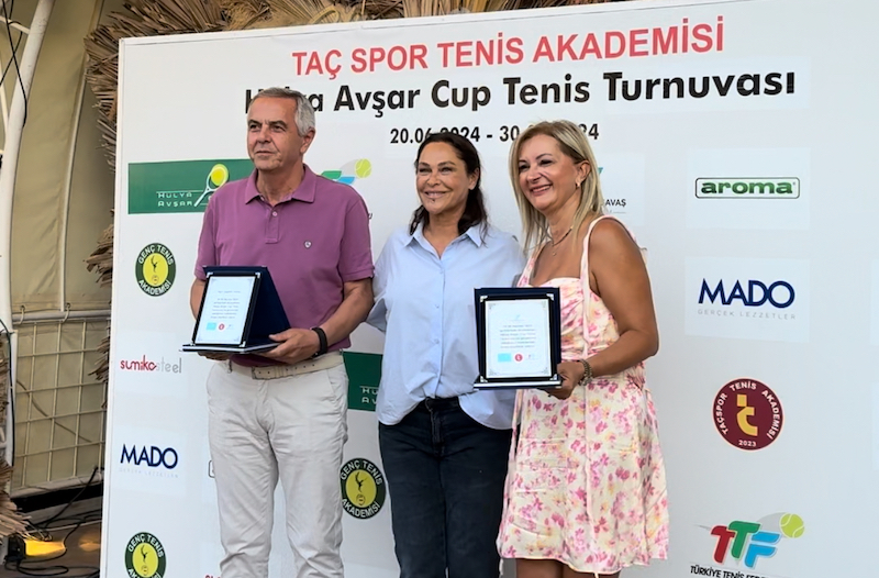 Hülya Avşar Cup Tenis Turnuvası Ödülleri Verildi
